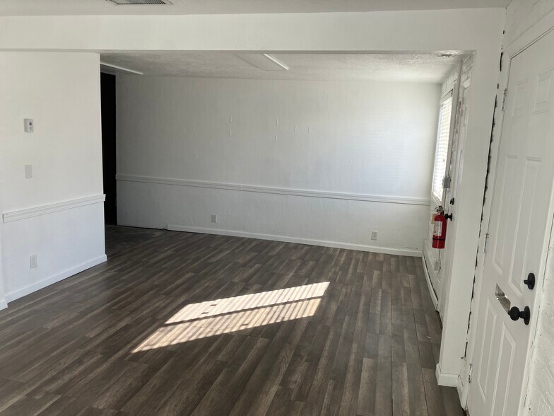 5226 Commerce Dr, Salt Lake City, UT à louer - Photo de l’immeuble – Image 3 sur 11