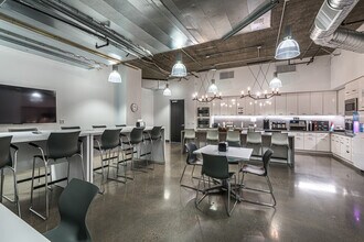 80 E Rio Salado Pky, Tempe, AZ à louer Photo intérieure– Image 2 sur 15