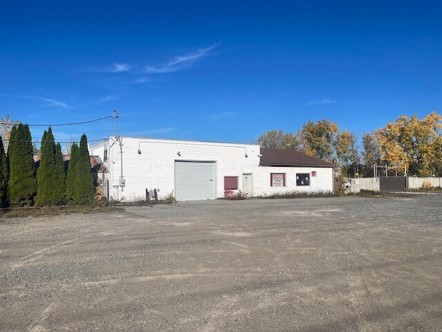 522 Trolley Blvd, Rochester, NY à louer - Photo de l’immeuble – Image 2 sur 3