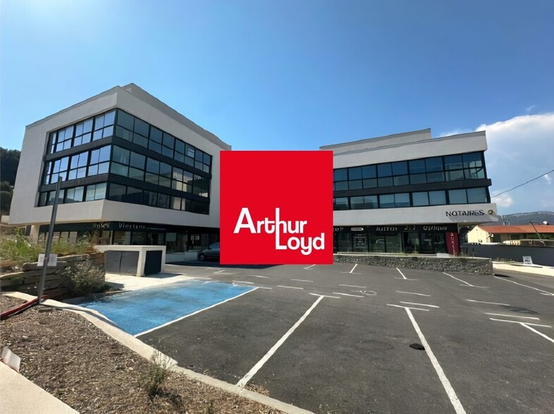 Avenue Marcel Paul, La Seyne-sur-Mer à louer - Photo de l’immeuble – Image 1 sur 6