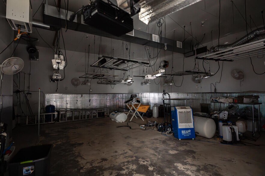 2831 59th Ln, Boone, CO à vendre - Photo de l’immeuble – Image 2 sur 54