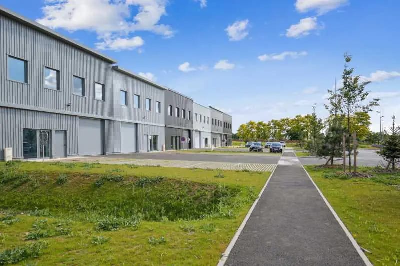 Local d’activités dans Roissy-en-France à louer - Photo de l’immeuble – Image 3 sur 14