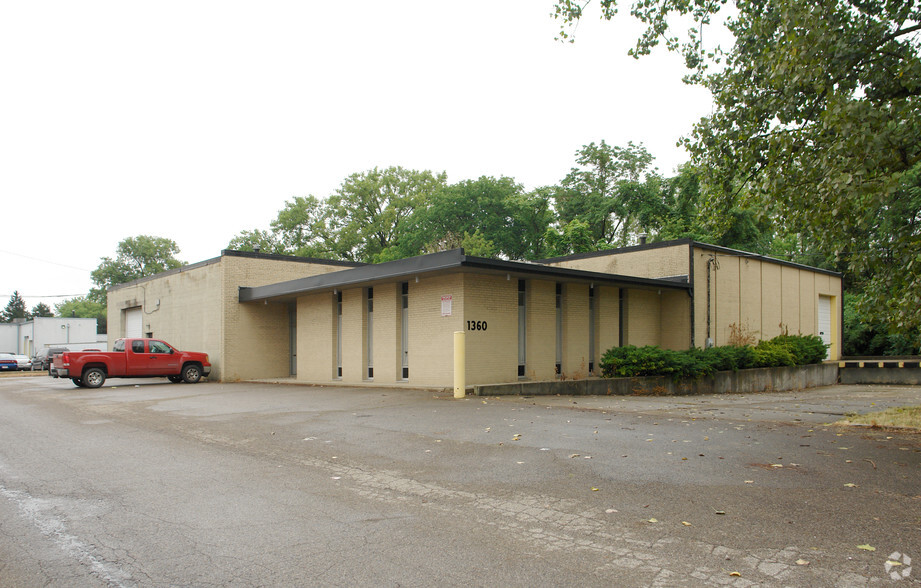 1360 Essex Ave, Columbus, OH à louer - Photo de l’immeuble – Image 2 sur 4