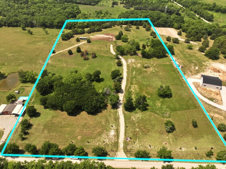 627 Homer Smith Rd, Van Alstyne, TX à vendre - Photo de l’immeuble – Image 1 sur 24