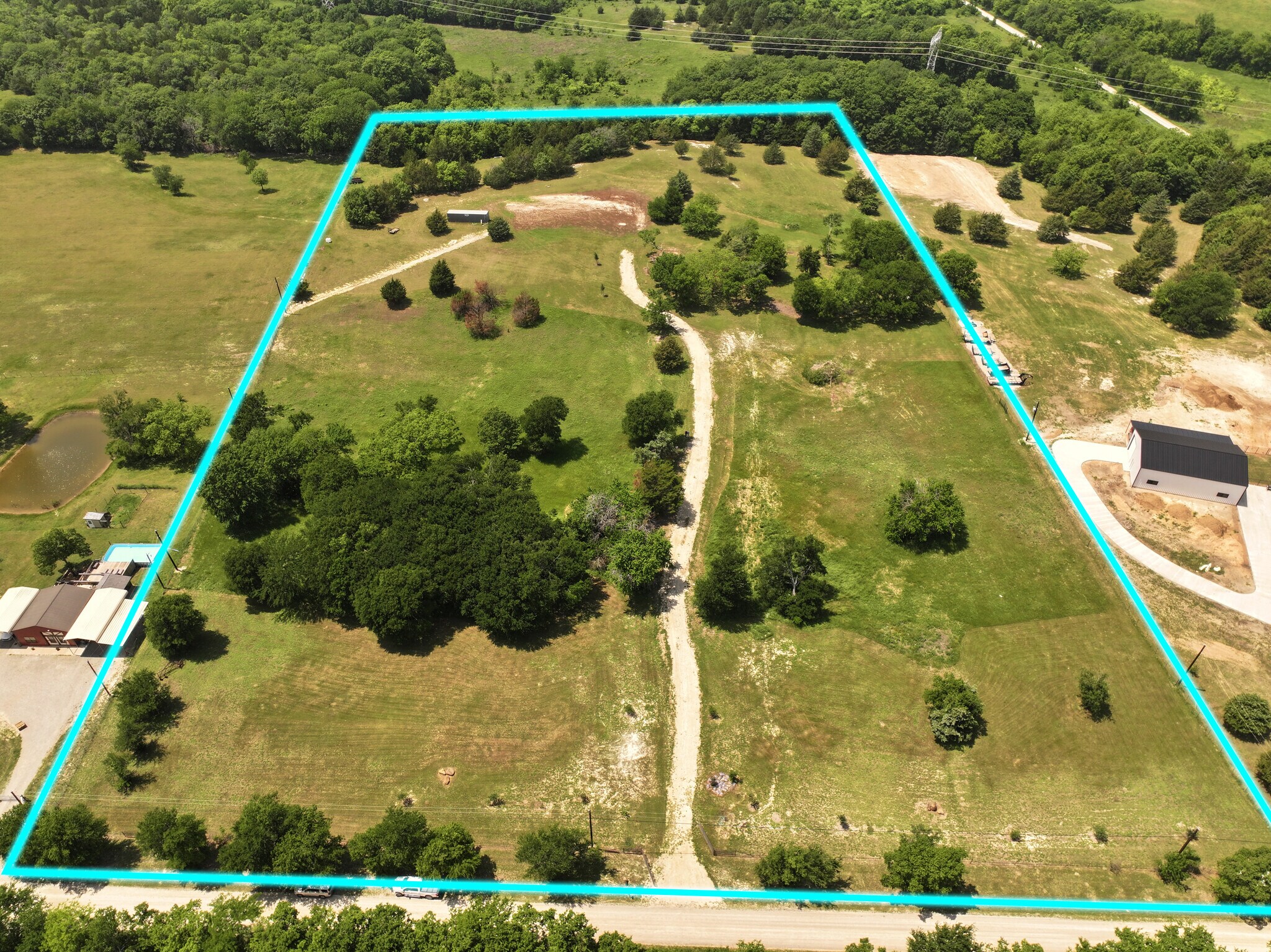 627 Homer Smith Rd, Van Alstyne, TX à vendre Photo de l’immeuble– Image 1 sur 25
