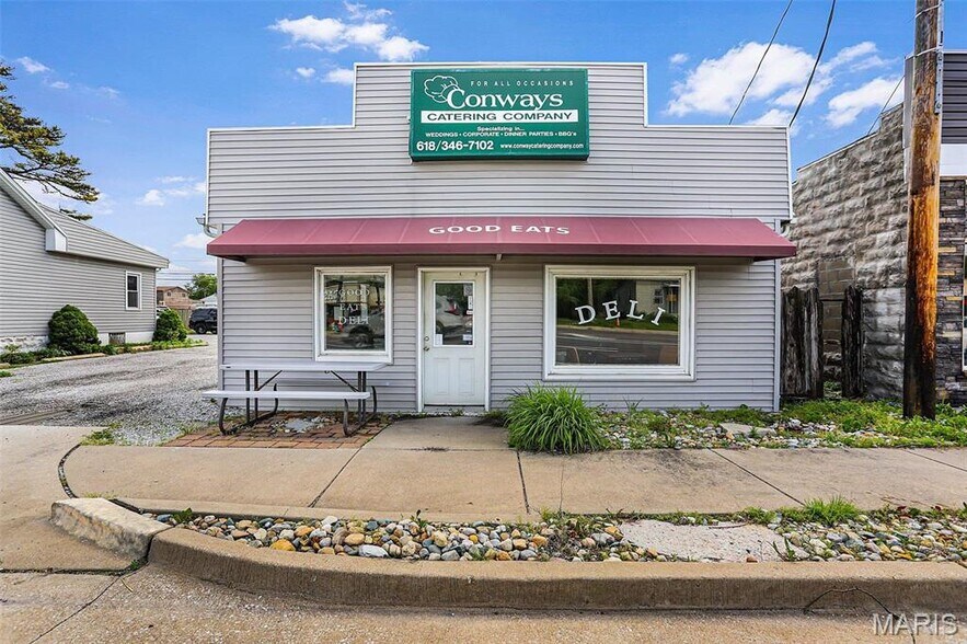 2112 S Center St, Maryville, IL à vendre - Photo de l’immeuble – Image 1 sur 20