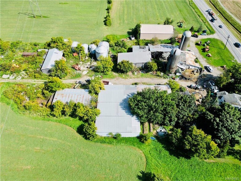 8900 Lockport Rd, Niagara Falls, NY à vendre - Photo de l’immeuble – Image 2 sur 2
