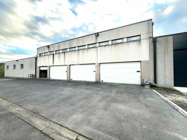 Bureau dans Saint-Gobain à louer - Photo de l’immeuble – Image 1 sur 3