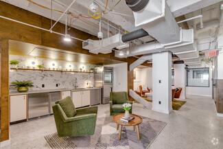 Plus de détails pour 117 NE 1st Ave, Miami, FL - Coworking à louer