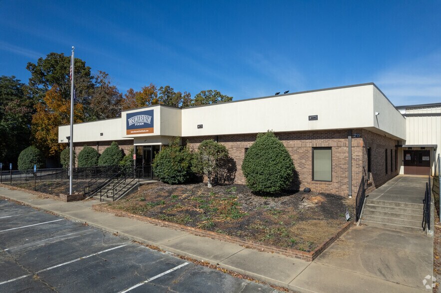 211 Pine Rd, Easley, SC à vendre - Photo de l’immeuble – Image 3 sur 37