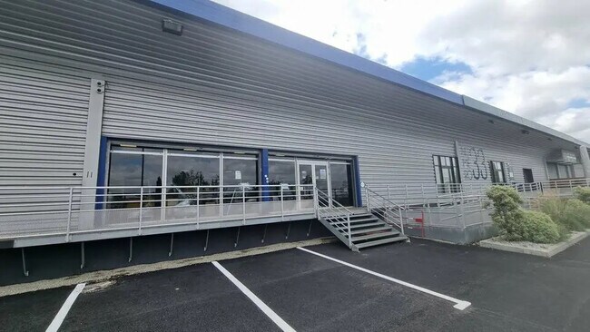 Plus de détails pour Local d'activités à louer