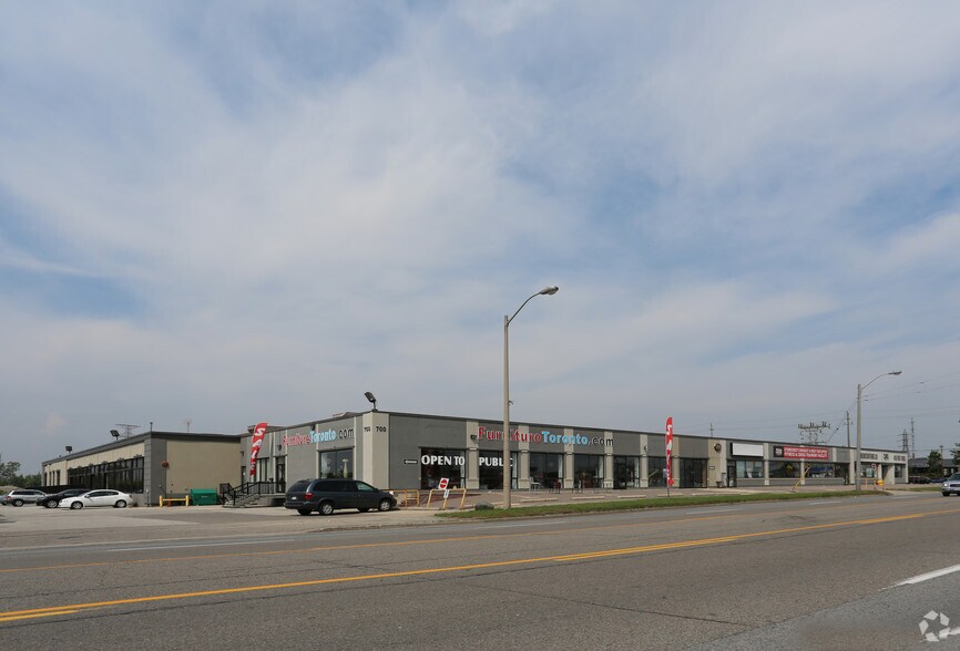 700 Kipling Ave, Toronto, ON à louer - Photo principale – Image 1 sur 4