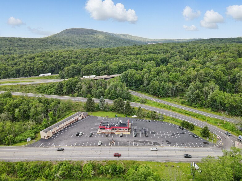 2576 Route 611, Scotrun, PA à vendre - Photo de l’immeuble – Image 3 sur 5