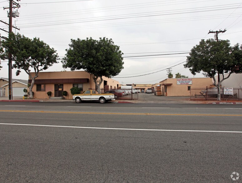 10031 Rush St, South El Monte, CA à louer - Photo de l’immeuble – Image 2 sur 37