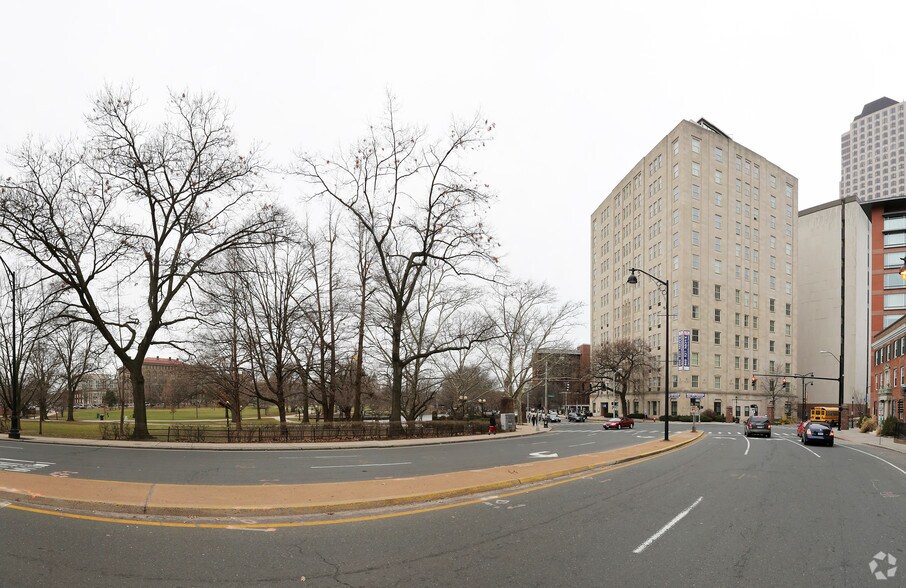 36 Trumbull St, Hartford, CT à vendre - Photo de l’immeuble – Image 3 sur 6