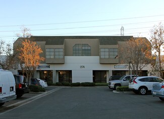 Plus de détails pour 1574 N Batavia St, Orange, CA - Local d’activités à vendre