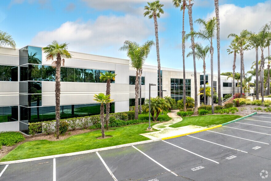 9707 Waples St, San Diego, CA à louer - Photo de l’immeuble – Image 1 sur 11