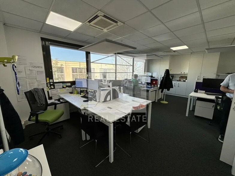 Bureau dans Bron à louer - Photo intérieure – Image 3 sur 12