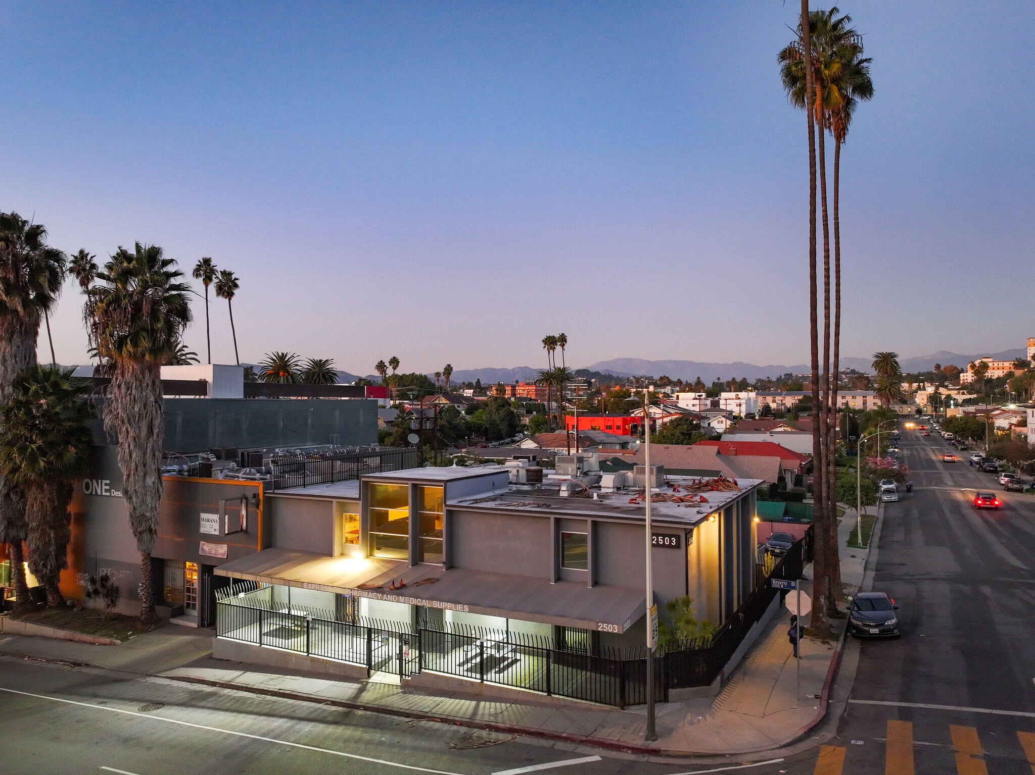 2503 Beverly Blvd, Los Angeles, CA à vendre Photo de l’immeuble– Image 1 sur 27