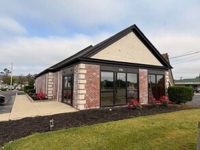 1027 N Main St, Bowling Green, OH à louer Photo de l’immeuble– Image 1 sur 1