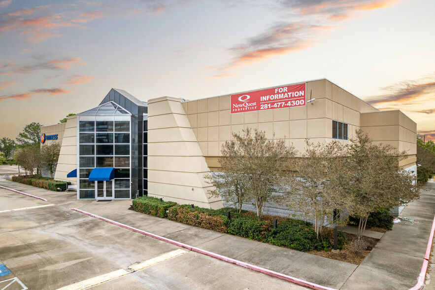 14111 Southwest Fwy, Sugar Land, TX à louer - Photo de l’immeuble – Image 2 sur 12