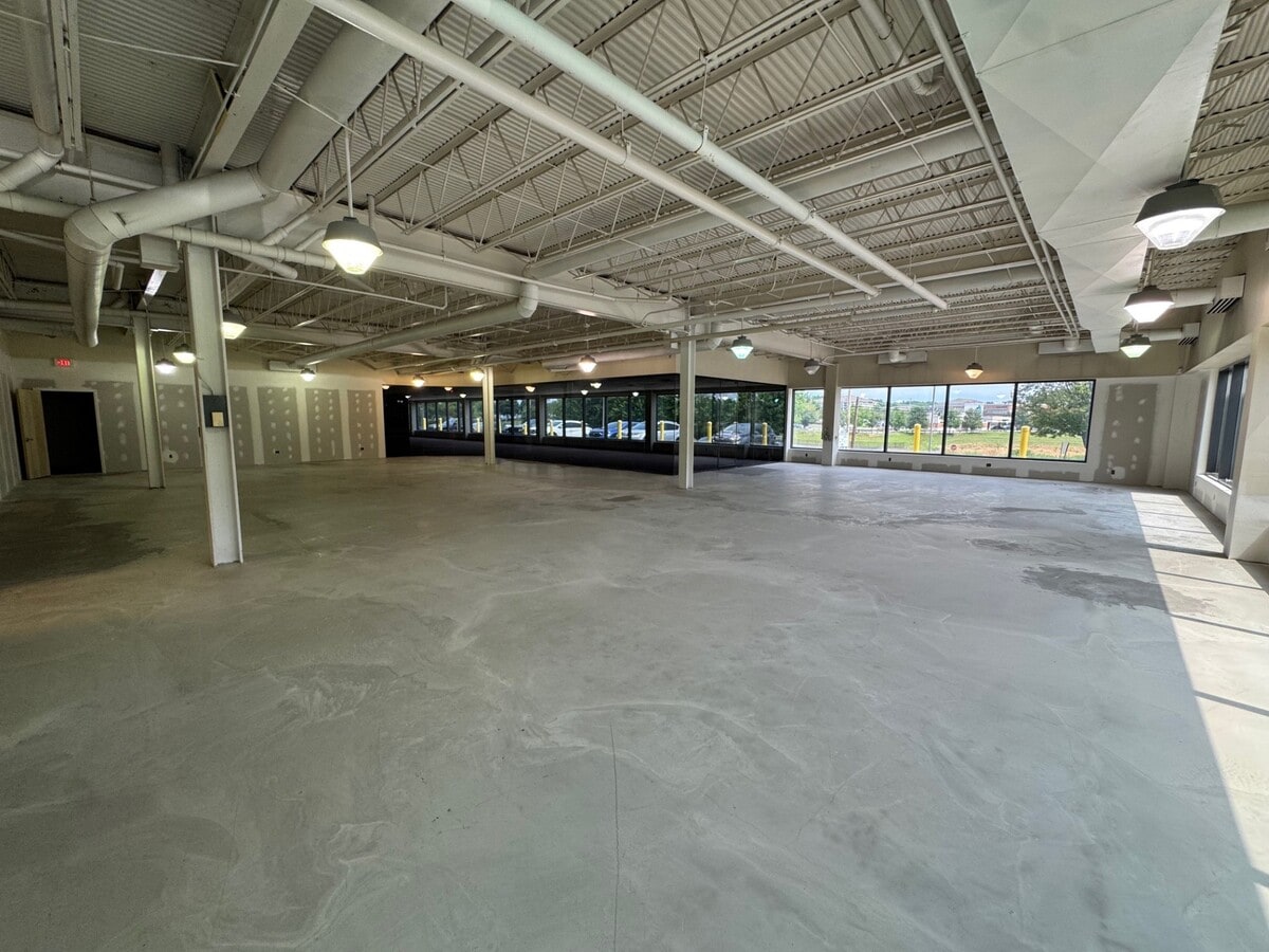 3735 Easton Nazareth Hwy, Easton, PA 18045 - Lot 101 -  - Photo intérieure - Image 2 of 5