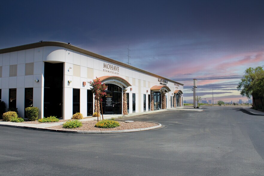 3975 S Durango Dr, Las Vegas, NV à vendre - Photo de l’immeuble – Image 2 sur 11