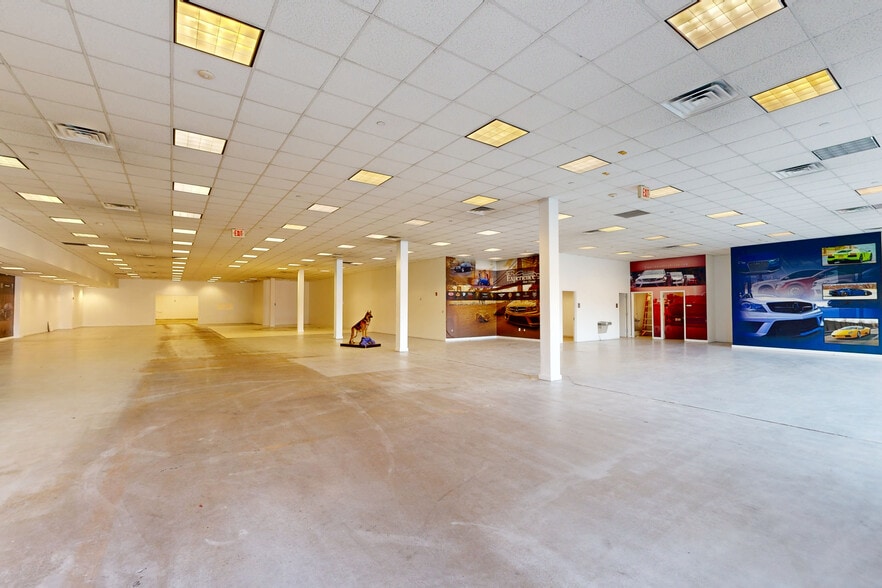 45 S Service Rd, Plainview, NY à louer - Numérisation 3D Matterport – Image 3 sur 12