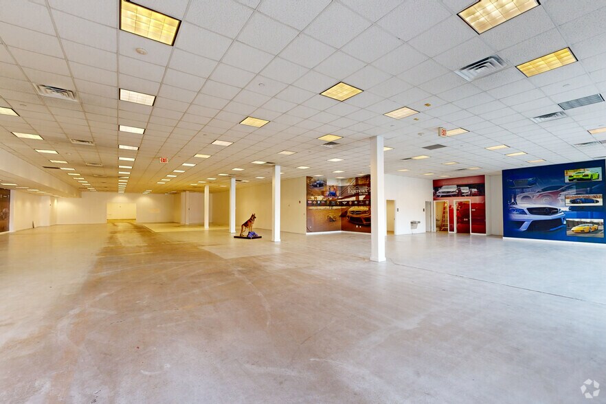 45 S Service Rd, Plainview, NY à louer - Numérisation 3D Matterport – Image 3 sur 12