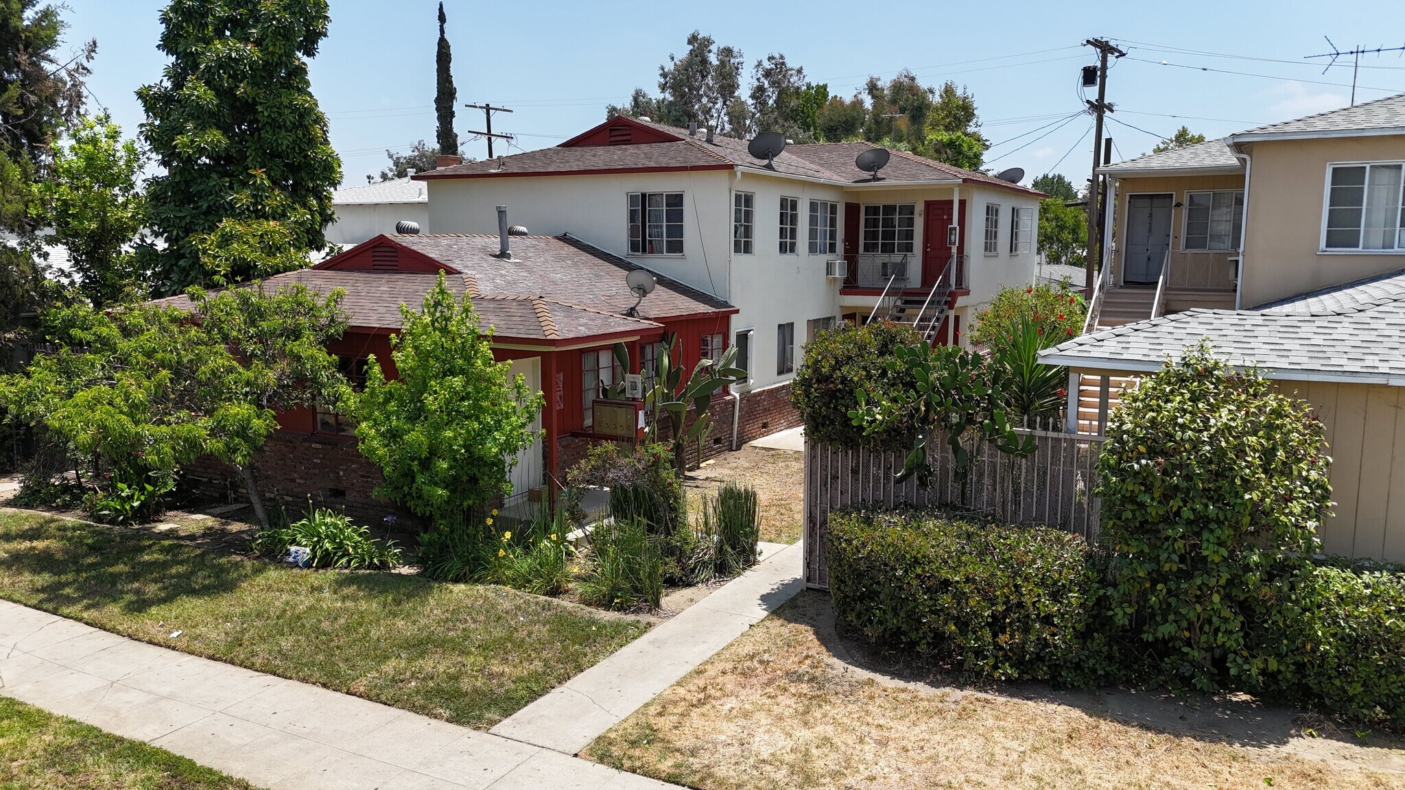 13350 Victory Blvd, Van Nuys, CA à vendre Photo de l’immeuble– Image 1 sur 12