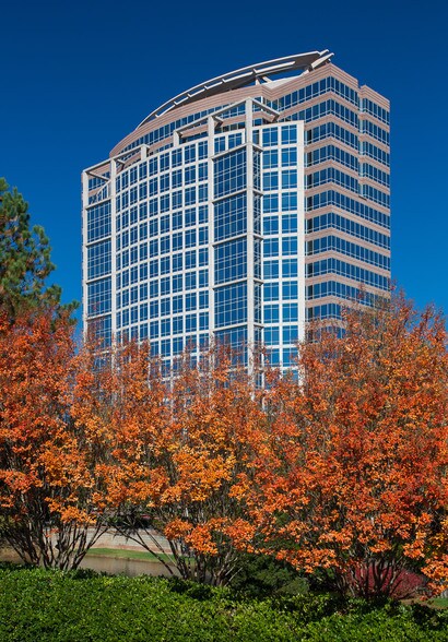 5565 Glenridge Connector, Atlanta, GA à louer - Photo de l’immeuble – Image 2 sur 6