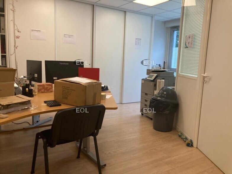 Bureau dans Saint-Maur-des-Fossés à vendre - Photo intérieure – Image 2 sur 5