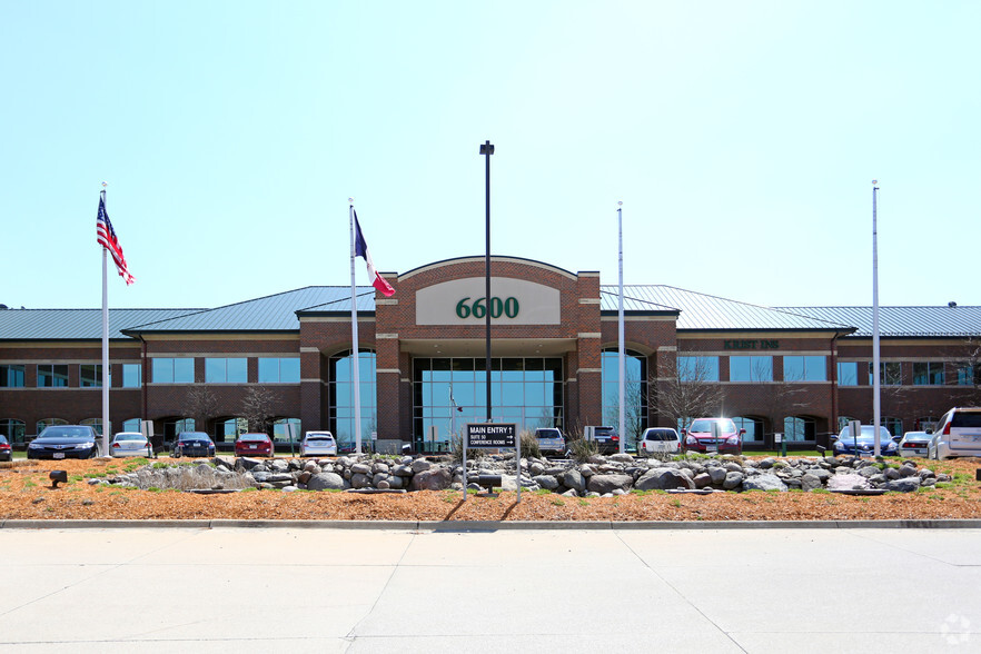 6600 Westown Pky, West Des Moines, IA à louer - Photo de l’immeuble – Image 1 sur 11