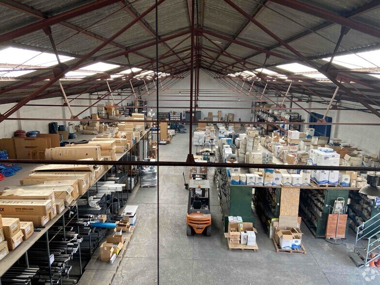 Industriel/Logistique dans Cobeña, Madrid à vendre - Photo de l’immeuble – Image 2 sur 15