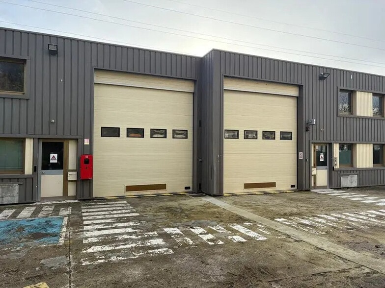 Bureau dans Neuilly-sur-Marne à louer - Photo de l’immeuble – Image 1 sur 18