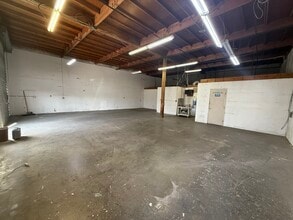 1666 N Magnolia Ave, El Cajon, CA à louer Photo intérieure– Image 2 sur 9