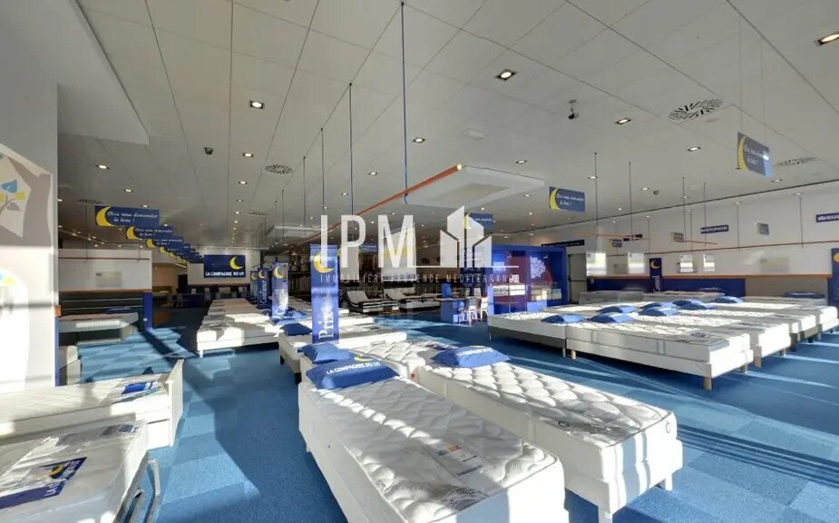 Local commercial dans Les Pennes-Mirabeau à louer - Photo intérieure – Image 2 sur 5