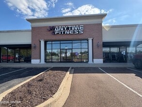 2490 Parr Ave, Dyersburg, TN à louer Photo de l’immeuble– Image 1 sur 4