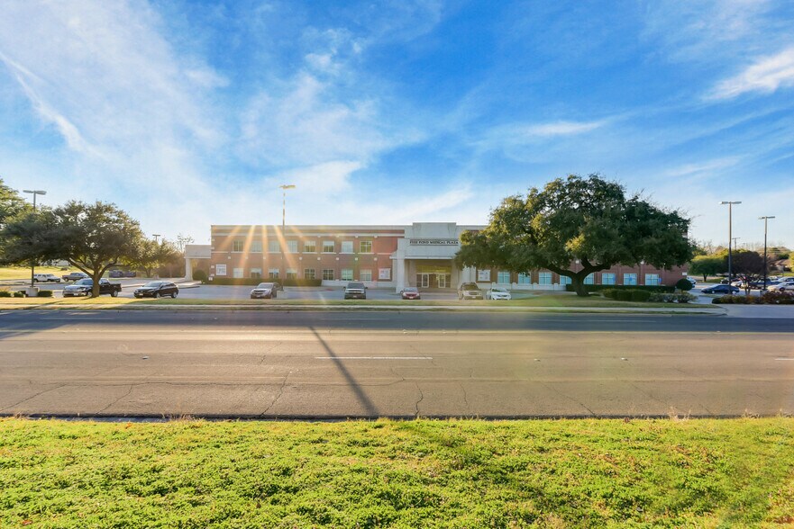 6600 Fish Pond Rd, Waco, TX à louer - Photo de l’immeuble – Image 2 sur 4