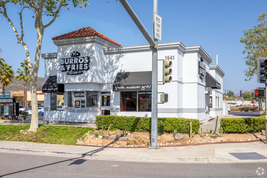 1611 Magnolia Ave, El Cajon, CA à louer - Photo de l’immeuble – Image 3 sur 30