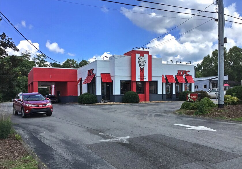 1735 E Andrew Johnson Hwy, Greeneville, TN à vendre - Photo de l’immeuble – Image 1 sur 3