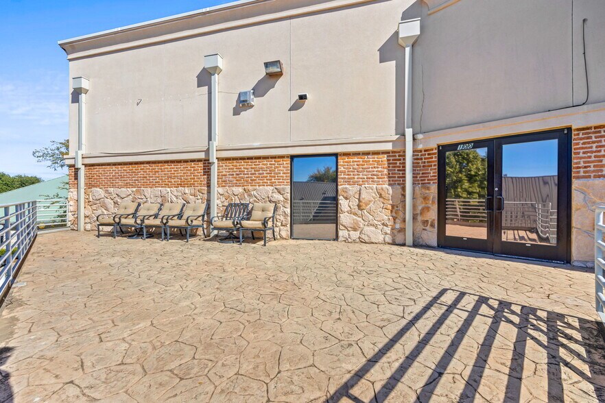 3090 Laura Ln, McKinney, TX à louer - Photo de l’immeuble – Image 3 sur 7