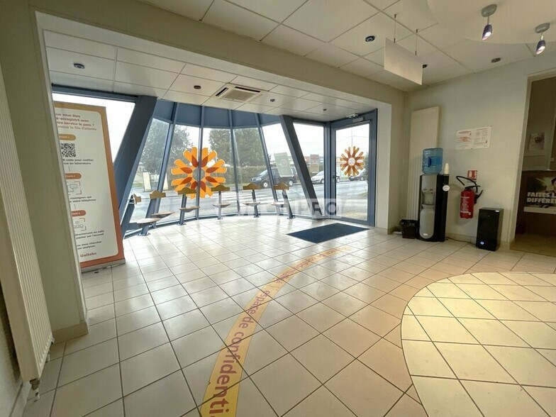 Local d'activités dans Beautor à vendre - Hall d’entrée – Image 2 sur 16
