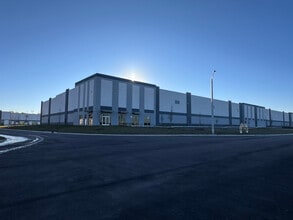 0000 Eastport Rd, Jacksonville, FL à louer Photo intérieure– Image 1 sur 4