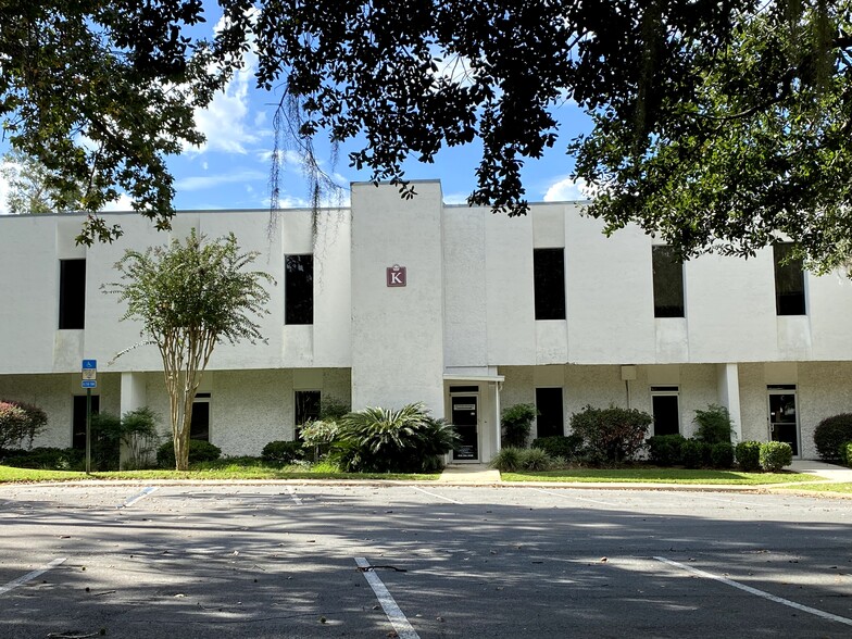 323 John Knox Rd, Tallahassee, FL à louer - Photo de l’immeuble – Image 1 sur 10