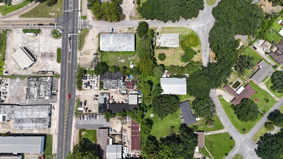 524 N Foster Dr, Baton Rouge, LA à vendre - Photo de l’immeuble – Image 2 sur 3