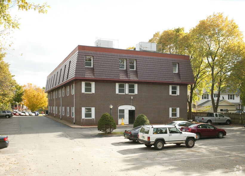 340 Broad St, Windsor, CT à louer - Photo de l’immeuble – Image 2 sur 3