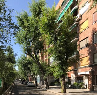 Plus de détails pour Calle de Manuel Ferrero, 5, Madrid - Local commercial à louer