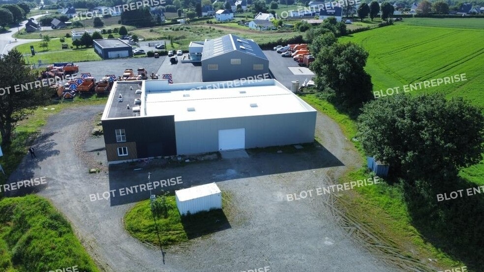 Local d'activités dans Plerneuf à vendre - Photo de l’immeuble – Image 3 sur 5