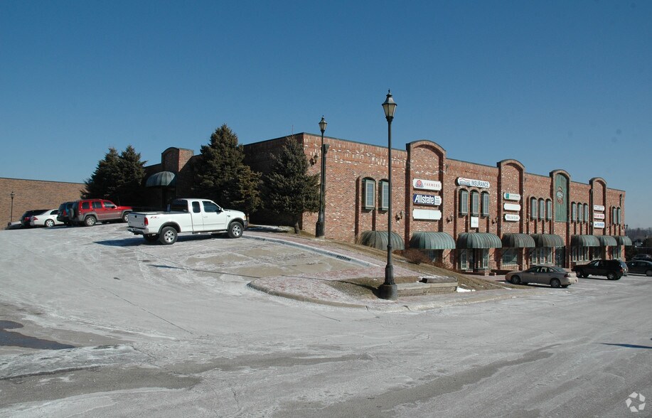 13304 W Center Rd, Omaha, NE à louer - Photo de l’immeuble – Image 2 sur 10
